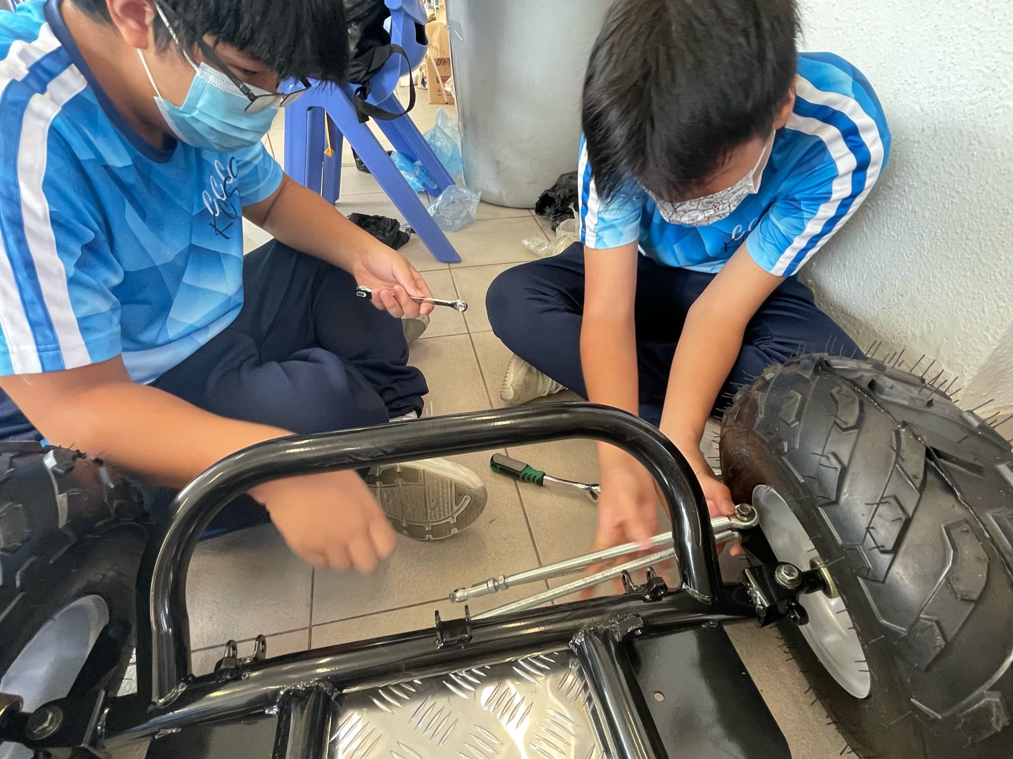 Real go-kart building image 2