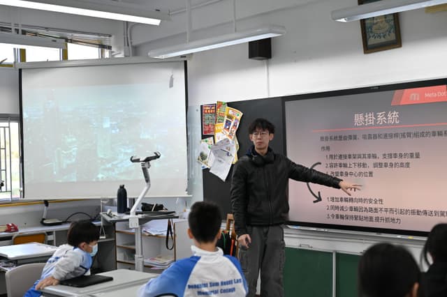 Go-kart racing highlight image 2