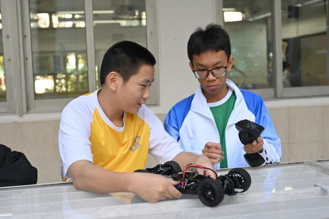 Go-kart racing highlight image 5