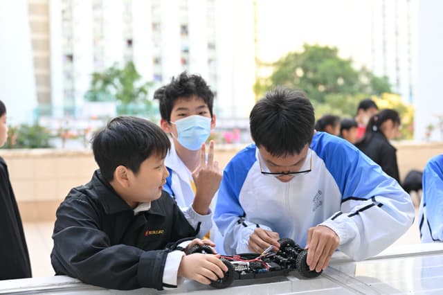 Go-kart racing highlight image 6