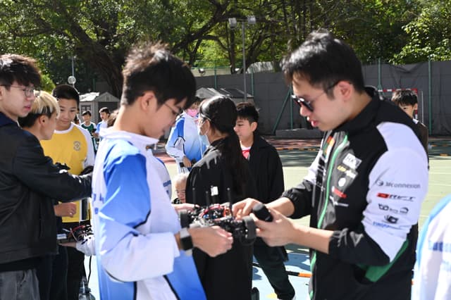 Go-kart racing highlight image 9